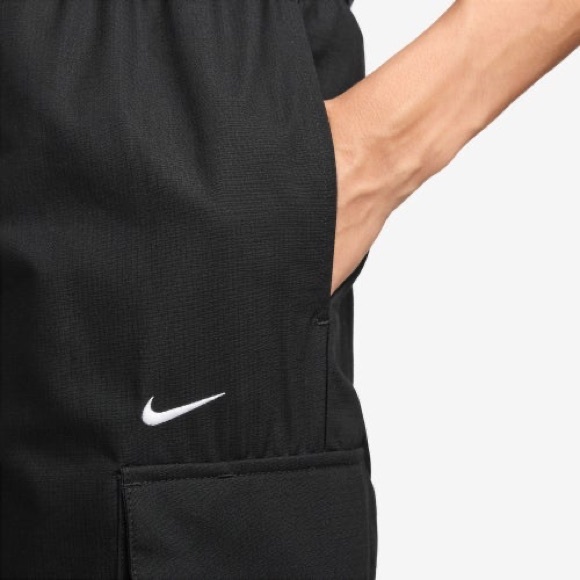 Nike size Medium cargo pants brand new w tags - Picture 3 of 7